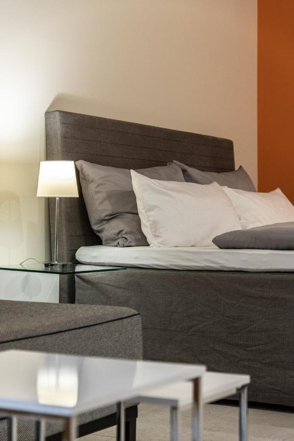 שונדורף West Apartments מראה חיצוני תמונה